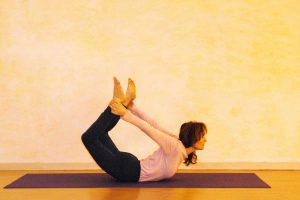 Yogaübung Bogen zentriert und erweitert